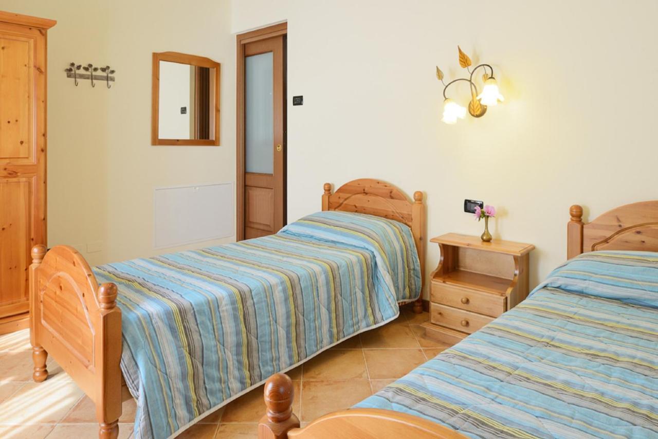 Bed And Breakfast Montino Cene Δωμάτιο φωτογραφία